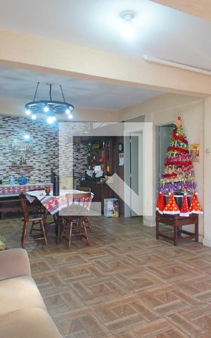 Casa à venda com 400m², 2 quartos e 2 vagas Casa à venda com 400m², 2 quartos e 2 vagasSala