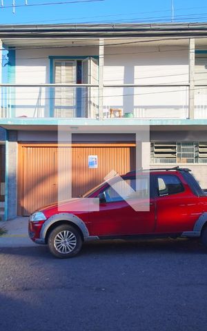 Casa à venda com 400m², 2 quartos e 2 vagas Casa à venda com 400m², 2 quartos e 2 vagasFachada
