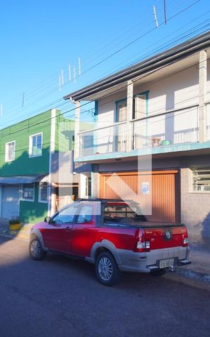 Casa à venda com 400m², 2 quartos e 2 vagas Casa à venda com 400m², 2 quartos e 2 vagasFachada