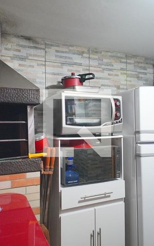 Casa à venda com 400m², 2 quartos e 2 vagas Casa à venda com 400m², 2 quartos e 2 vagasCozinha