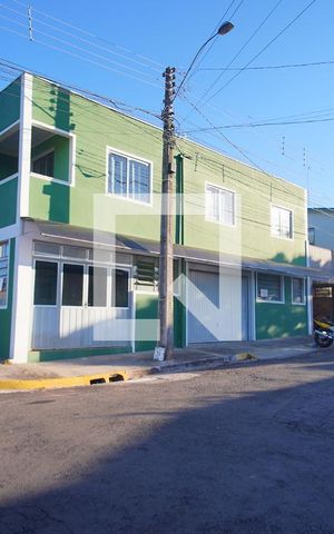 Casa à venda com 400m², 2 quartos e 2 vagas Casa à venda com 400m², 2 quartos e 2 vagasFachada