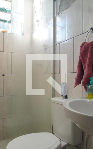 Casa à venda com 400m², 2 quartos e 2 vagas Casa à venda com 400m², 2 quartos e 2 vagasBanheiro da Suíte