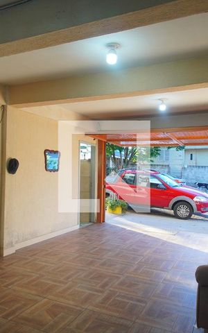 Casa à venda com 400m², 2 quartos e 2 vagas Casa à venda com 400m², 2 quartos e 2 vagasSala