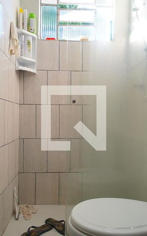 Casa à venda com 400m², 2 quartos e 2 vagas Casa à venda com 400m², 2 quartos e 2 vagasBanheiro da Suíte