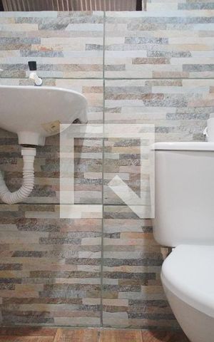 Casa à venda com 400m², 2 quartos e 2 vagas Casa à venda com 400m², 2 quartos e 2 vagasLavabo