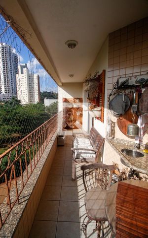 Apartamento à venda com 150m², 3 quartos e 4 vagasVaranda
