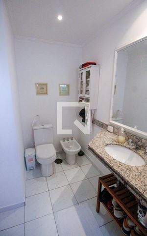Apartamento à venda com 150m², 3 quartos e 4 vagasBanheiro da Suíte 1