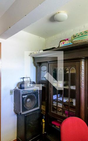 Casa à venda com 440m², 5 quartos e 2 vagas Casa à venda com 440m², 5 quartos e 2 vagasEscritório