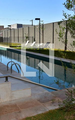 Apartamento à venda com 34m², 2 quartos e sem vagaÁrea comum - Piscina