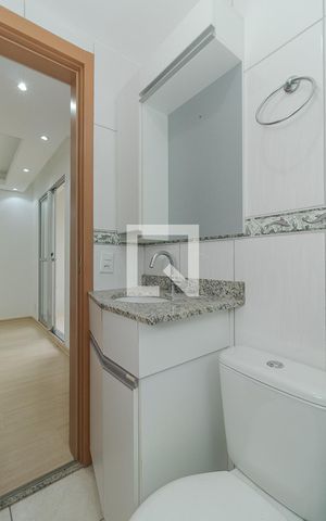 Apartamento à venda com 45m², 2 quartos e 1 vaga Apartamento à venda com 45m², 2 quartos e 1 vagaBanheiro