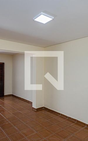 Casa à venda com 170m², 2 quartos e 2 vagas Casa à venda com 170m², 2 quartos e 2 vagasSalão multiuso