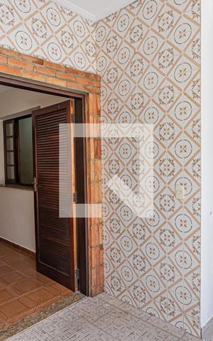 Casa à venda com 170m², 2 quartos e 2 vagas Casa à venda com 170m², 2 quartos e 2 vagasQuintal e churrasqueira