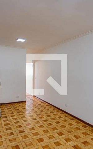 Casa à venda com 170m², 2 quartos e 2 vagas Casa à venda com 170m², 2 quartos e 2 vagasSala