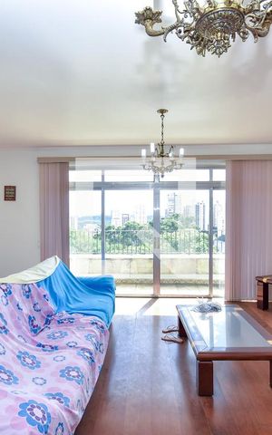 Casa à venda com 309m², 3 quartos e 5 vagas Casa à venda com 309m², 3 quartos e 5 vagasSala 2º Andar