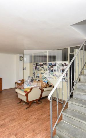 Casa à venda com 309m², 3 quartos e 5 vagas Casa à venda com 309m², 3 quartos e 5 vagasSala Térreo