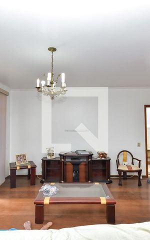 Casa à venda com 309m², 3 quartos e 5 vagas Casa à venda com 309m², 3 quartos e 5 vagasSala 2º Andar