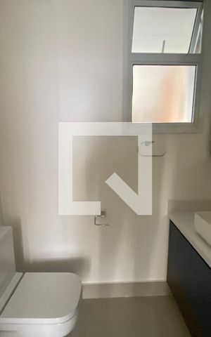 Apartamento para alugar com 138m², 3 quartos e 1 vaga Apartamento para alugar com 138m², 3 quartos e 1 vagaBanheiro