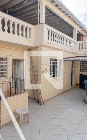 Casa à venda com 400m², 4 quartos e 4 vagas Casa à venda com 400m², 4 quartos e 4 vagasÁrea comum