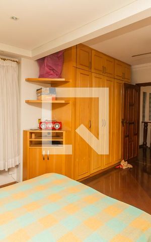 Casa à venda com 400m², 4 quartos e 4 vagas Casa à venda com 400m², 4 quartos e 4 vagasQuarto 2