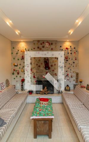 Casa à venda com 400m², 4 quartos e 4 vagas Casa à venda com 400m², 4 quartos e 4 vagasSala
