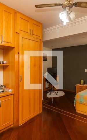 Casa à venda com 400m², 4 quartos e 4 vagas Casa à venda com 400m², 4 quartos e 4 vagasQuarto 2