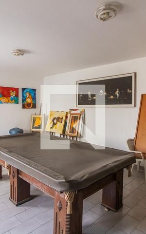 Casa à venda com 400m², 4 quartos e 4 vagas Casa à venda com 400m², 4 quartos e 4 vagasÁrea comum