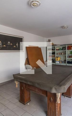 Casa à venda com 400m², 4 quartos e 4 vagas Casa à venda com 400m², 4 quartos e 4 vagasÁrea comum
