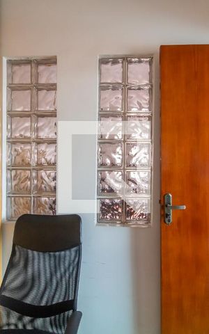 Casa à venda com 400m², 4 quartos e 4 vagas Casa à venda com 400m², 4 quartos e 4 vagasEscritório
