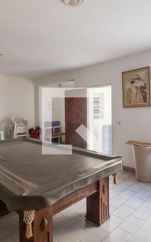 Casa à venda com 400m², 4 quartos e 4 vagas Casa à venda com 400m², 4 quartos e 4 vagasÁrea comum
