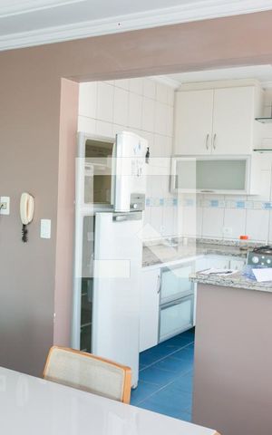 Casa à venda com 400m², 4 quartos e 5 vagas Casa à venda com 400m², 4 quartos e 5 vagasCozinha
