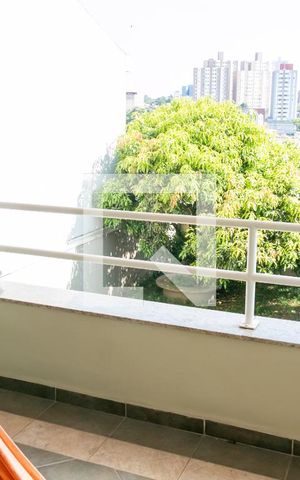 Casa à venda com 400m², 4 quartos e 5 vagas Casa à venda com 400m², 4 quartos e 5 vagasVaranda