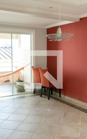 Casa à venda com 400m², 4 quartos e 5 vagas Casa à venda com 400m², 4 quartos e 5 vagasSala de Jantar
