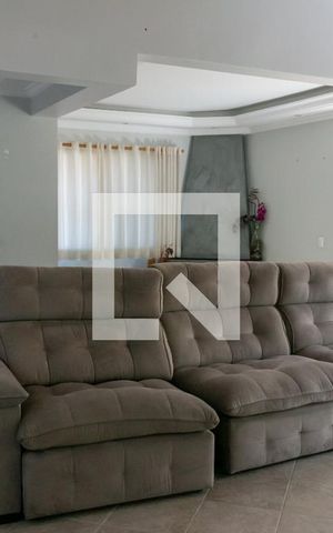 Casa à venda com 400m², 4 quartos e 5 vagas Casa à venda com 400m², 4 quartos e 5 vagasSala