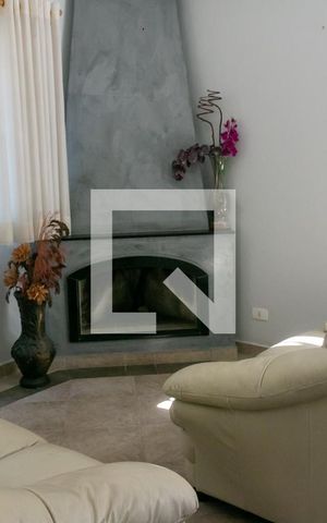 Casa à venda com 400m², 4 quartos e 5 vagas Casa à venda com 400m², 4 quartos e 5 vagasSala
