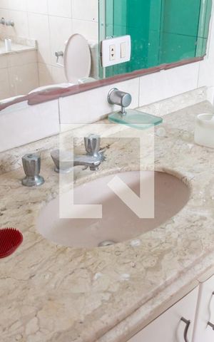 Casa à venda com 400m², 4 quartos e 5 vagas Casa à venda com 400m², 4 quartos e 5 vagasBanheiro da Suíte