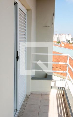 Casa à venda com 400m², 4 quartos e 5 vagas Casa à venda com 400m², 4 quartos e 5 vagasVaranda - quartos 3 e 4