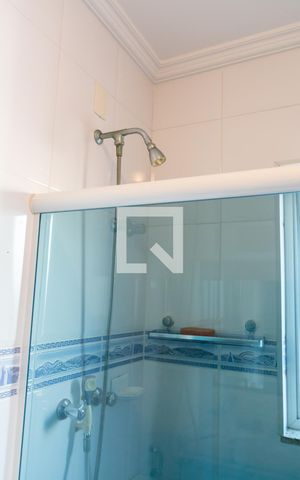 Casa à venda com 400m², 4 quartos e 5 vagas Casa à venda com 400m², 4 quartos e 5 vagasBanheiro 2