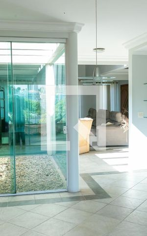 Casa à venda com 400m², 4 quartos e 5 vagas Casa à venda com 400m², 4 quartos e 5 vagasSala de Jantar