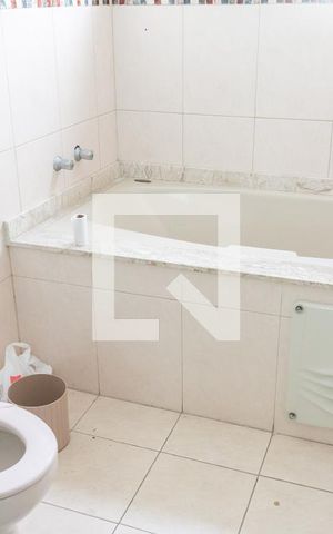 Casa à venda com 400m², 4 quartos e 5 vagas Casa à venda com 400m², 4 quartos e 5 vagasBanheiro da Suíte