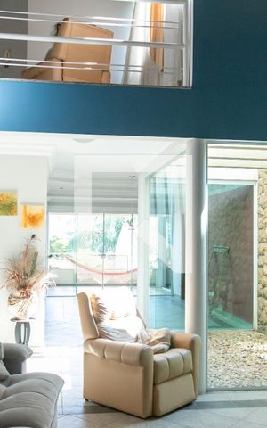 Casa à venda com 400m², 4 quartos e 5 vagas Casa à venda com 400m², 4 quartos e 5 vagasSala