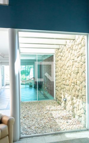 Casa à venda com 400m², 4 quartos e 5 vagas Casa à venda com 400m², 4 quartos e 5 vagasJardim de Inverno