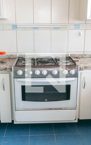 Casa à venda com 400m², 4 quartos e 5 vagas Casa à venda com 400m², 4 quartos e 5 vagasCozinha
