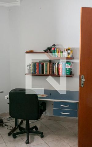 Casa à venda com 400m², 4 quartos e 5 vagas Casa à venda com 400m², 4 quartos e 5 vagasQuarto 5