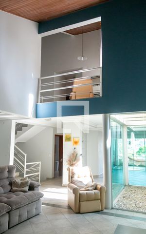 Casa à venda com 400m², 4 quartos e 5 vagas Casa à venda com 400m², 4 quartos e 5 vagasSala
