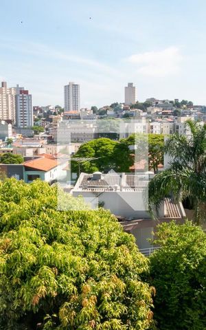 Casa à venda com 400m², 4 quartos e 5 vagas Casa à venda com 400m², 4 quartos e 5 vagasVaranda - quartos 3 e 4