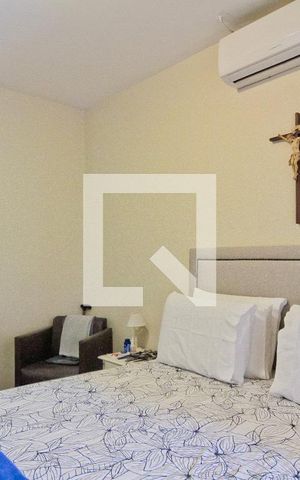 Casa à venda com 131m², 2 quartos e 2 vagas Casa à venda com 131m², 2 quartos e 2 vagasSuíte