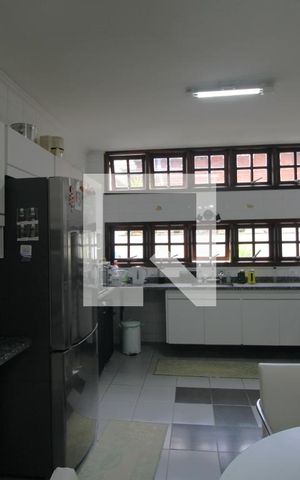 Casa à venda com 360m², 4 quartos e 6 vagasCozinha