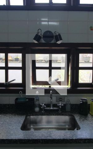 Casa à venda com 360m², 4 quartos e 6 vagasPia da cozinha