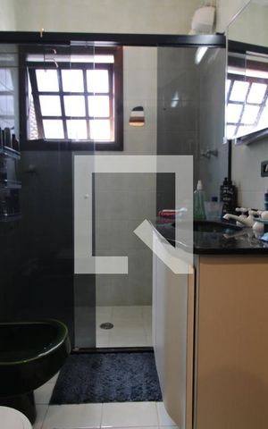 Casa à venda com 360m², 4 quartos e 6 vagasBanheiro da suíte 1