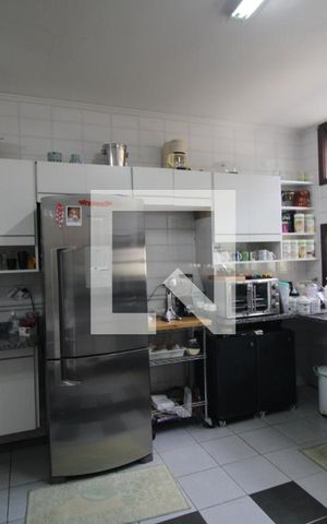 Casa à venda com 360m², 4 quartos e 6 vagasCozinha